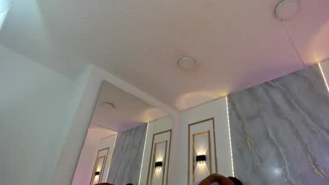 Kylie  online show from October 2025 12:04:01 PM