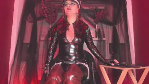 K Y L I E online show from January 2026 08:13:02 PM