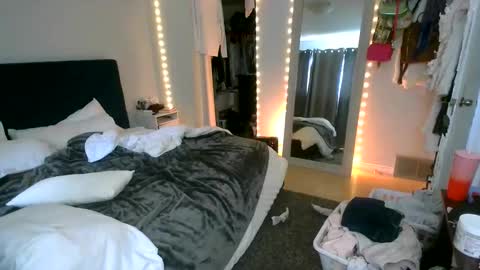 kylie not jenner online show from April 2026 07:19:01 PM