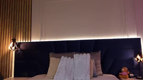 Kylie  online show from February 2026 06:56:02 AM