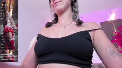 Snapshot of kyliie_jones chatting on December 2024 05:10:02 PM KYLIE online show from December 2024 05:10:02 PM