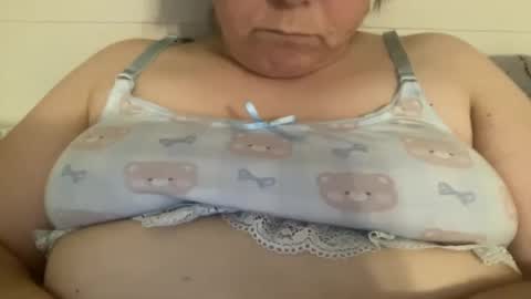 Snapshot of kylorencat chatting on December 2024 01:45:01 AM KYLO online show from December 2024 01:45:01 AM