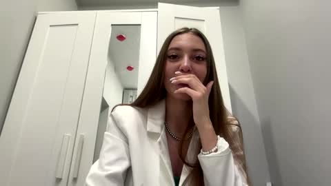 Selena online show from March 2026 03:44:01 AM