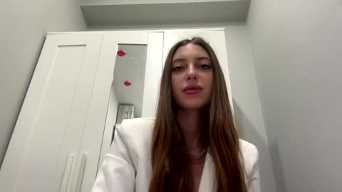 Selena online show from March 2026 04:16:01 AM