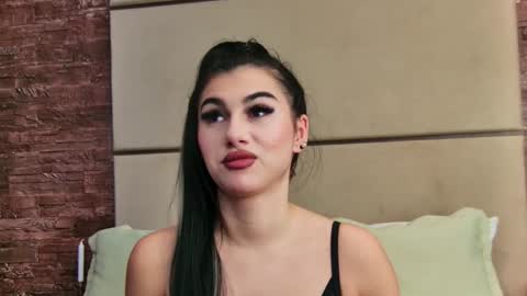 Kyra online show from December 2024 02:02:02 AM
