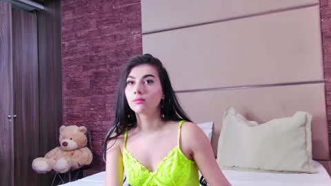 Kyra online show from January 2025 08:32:02 PM
