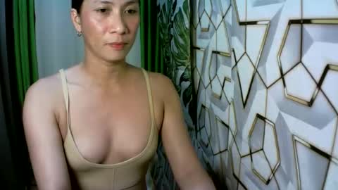 Snapshot of kyutshyne chatting on April 2026 06:05:02 PM kyutshyne online show from April 2026 06:05:02 PM