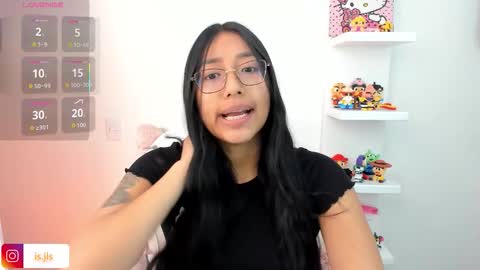 Snapshot of kyy_isa chatting on September 2025 04:45:01 AM IG online show from September 2025 04:45:01 AM