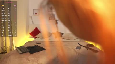 Viktoria White  online show from October 2025 02:28:01 PM