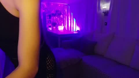 Snapshot of l_and_elle chatting on June 2026 03:25:01 AM Giselle online show from June 2026 03:25:01 AM