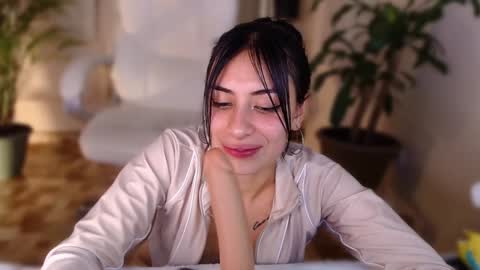 Snapshot of l_e_a chatting on December 2024 06:44:02 AM l_e_a online show from December 2024 06:44:02 AM
