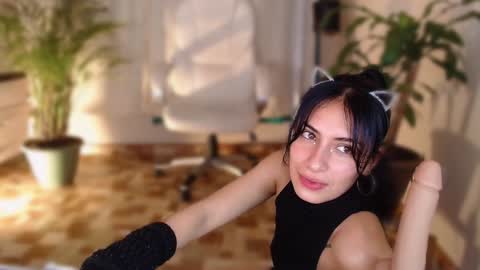 Snapshot of l_e_a chatting on December 2024 06:59:02 AM l_e_a online show from December 2024 06:59:02 AM