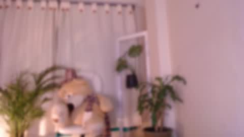 Snapshot of l_e_a chatting on January 2025 07:32:02 AM l_e_a online show from January 2025 07:32:02 AM
