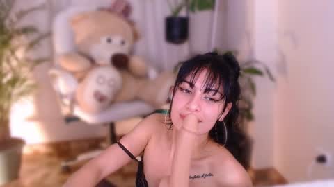 Snapshot of l_e_a chatting on January 2025 07:08:02 AM l_e_a online show from January 2025 07:08:02 AM