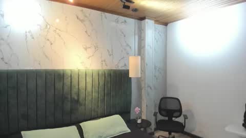 labrinthteasing online show from February 2026 12:04:01 PM