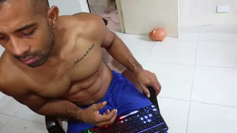 Snapshot of lacasadelosmunecosbq chatting on June 2026 04:44:01 PM Bruno Smith online show from June 2026 04:44:01 PM