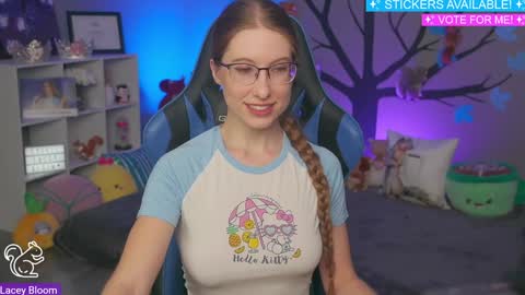 Snapshot of laceybloom chatting on January 2025 02:11:02 AM Lacey Bloom online show from January 2025 02:11:02 AM