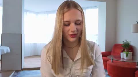 Snapshot of lachelleellwanger chatting on June 2026 05:16:01 AM Kate online show from June 2026 05:16:01 AM