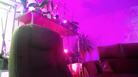 Snapshot of lady_gloria chatting on January 2025 12:29:01 PM Lady Gloria online show from January 2025 12:29:01 PM