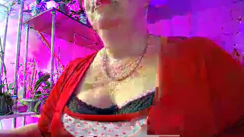 Snapshot of lady_gloria chatting on January 2025 07:00:02 AM Lady Gloria online show from January 2025 07:00:02 AM