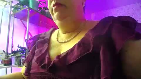 Snapshot of lady_gloria chatting on September 2025 04:03:01 AM Lady Gloria online show from September 2025 04:03:01 AM