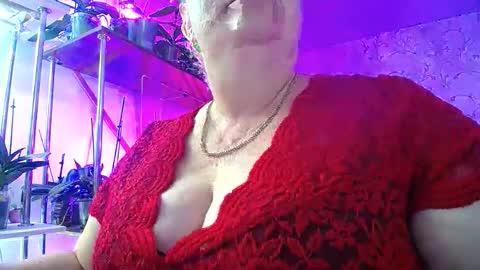 Snapshot of lady_gloria chatting on September 2025 01:58:02 PM Lady Gloria online show from September 2025 01:58:02 PM