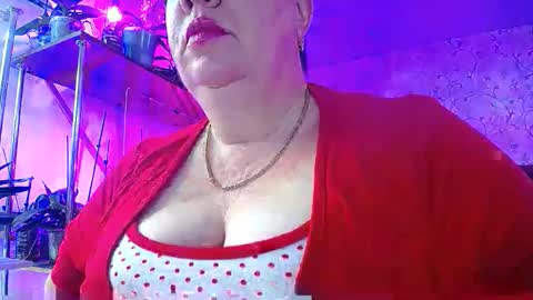 Snapshot of lady_gloria chatting on October 2025 05:06:01 AM Lady Gloria online show from October 2025 05:06:01 AM