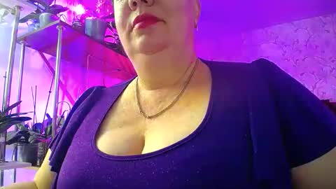 Snapshot of lady_gloria chatting on October 2025 06:16:02 AM Lady Gloria online show from October 2025 06:16:02 AM