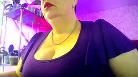 Snapshot of lady_gloria chatting on June 2026 04:57:01 AM Lady Gloria online show from June 2026 04:57:01 AM