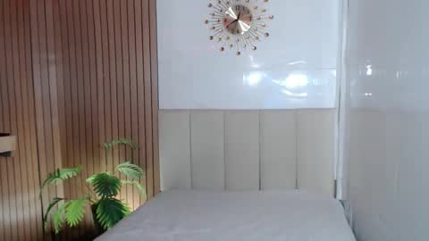   online show from December 2025 02:20:01 AM