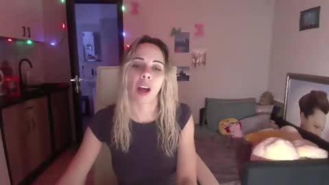 Snapshot of lady_smile69 chatting on October 2025 08:05:01 PM lady_smile69 online show from October 2025 08:05:01 PM
