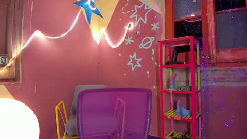 Mia online show from November 2025 09:13:02 PM