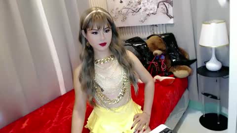 Snapshot of lady_trix000 chatting on May 2026 11:24:01 PM Trix online show from May 2026 11:24:01 PM