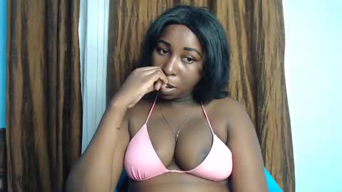 Snapshot of lady_twerky chatting on January 2025 03:51:01 PM Maya online show from January 2025 03:51:01 PM
