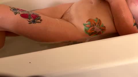 ladyandthatrampp online show from December 2025 02:49:01 AM