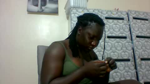 lindah32 online show from January 2025 08:21:01 PM