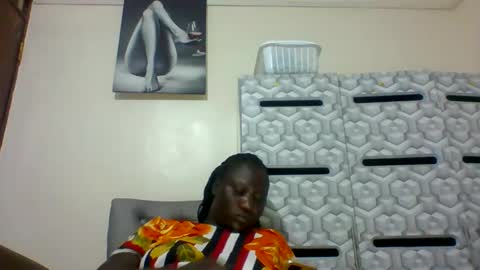 lindah32 online show from January 2025 06:39:01 PM