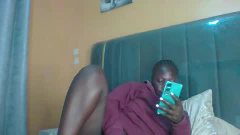 lindah32 online show from November 2025 10:04:01 PM