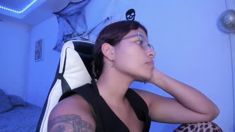  Lady  online show from October 2025 02:42:01 AM