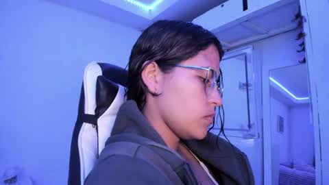 Snapshot of ladybrown_16 chatting on June 2026 05:43:02 AM Lady online show from June 2026 05:43:02 AM