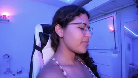 Snapshot of ladybrown_16 chatting on June 2026 03:09:02 AM Lady online show from June 2026 03:09:02 AM