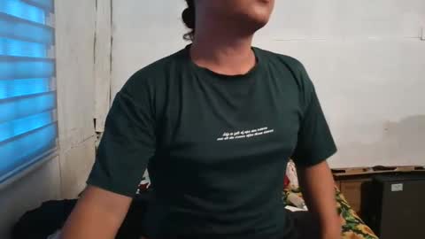 Snapshot of ladybug_ph chatting on November 2025 01:51:02 AM ladybug_ph online show from November 2025 01:51:02 AM