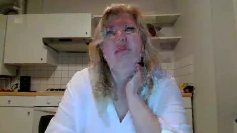 ladycharisma online show from April 2026 08:34:02 PM