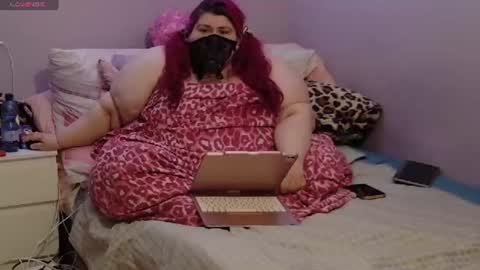 ladykitsunebig online show from July 2026 08:33:02 PM