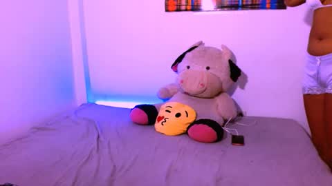 laura online show from December 2025 03:23:01 AM