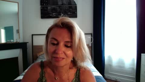 ladysexyx online show from September 2025 12:05:02 PM