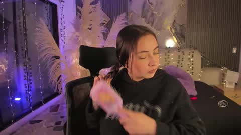 Lady  online show from February 2026 04:33:02 AM