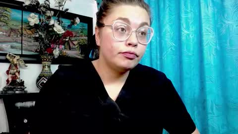 laia_hadid online show from February 2026 06:06:01 PM