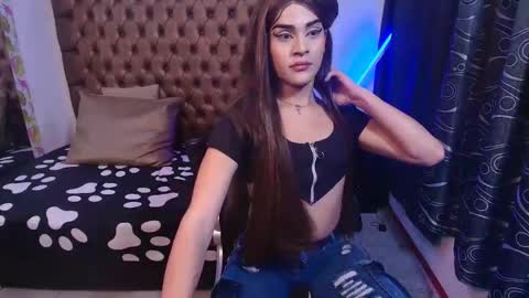 Camila online show from April 2026 08:59:01 PM