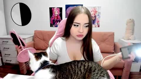 Kira online show from February 2026 10:16:01 PM